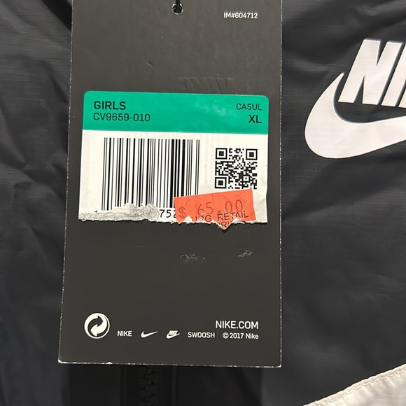 NEW! Nike Girl $65 Windbreaker Hooded Jacket - Picture 3 of 9